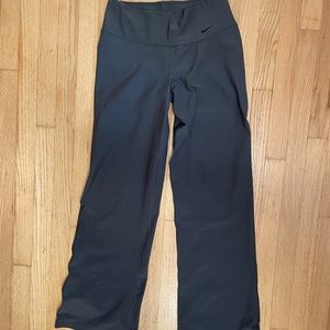 Women’s Nike One Legend Pant